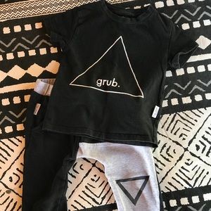 Tiny Tribe boys 4T Tee shirt & sweat pants outfit